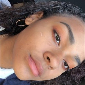 Meet your Posher, Joi